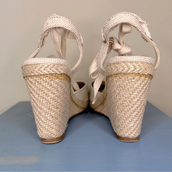 Kelly and Katie Hannah close toe espadrilles - Picture 6 of 8